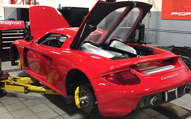 Find out if with the Carrera GT Major Service it will be possible to keep the car up to date